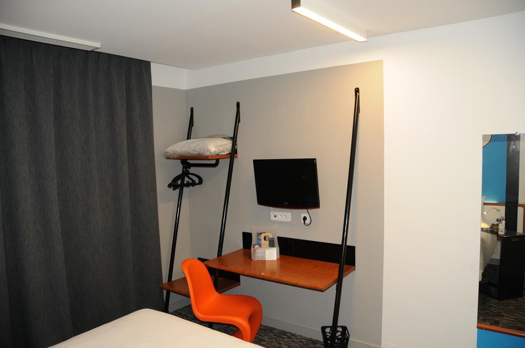 Отель Ibis Styles Chambery Centre Gare Номер фото