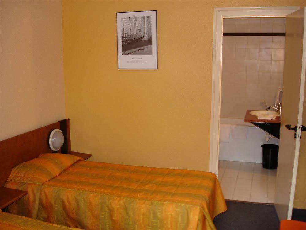 Отель Ibis Styles Chambery Centre Gare Экстерьер фото